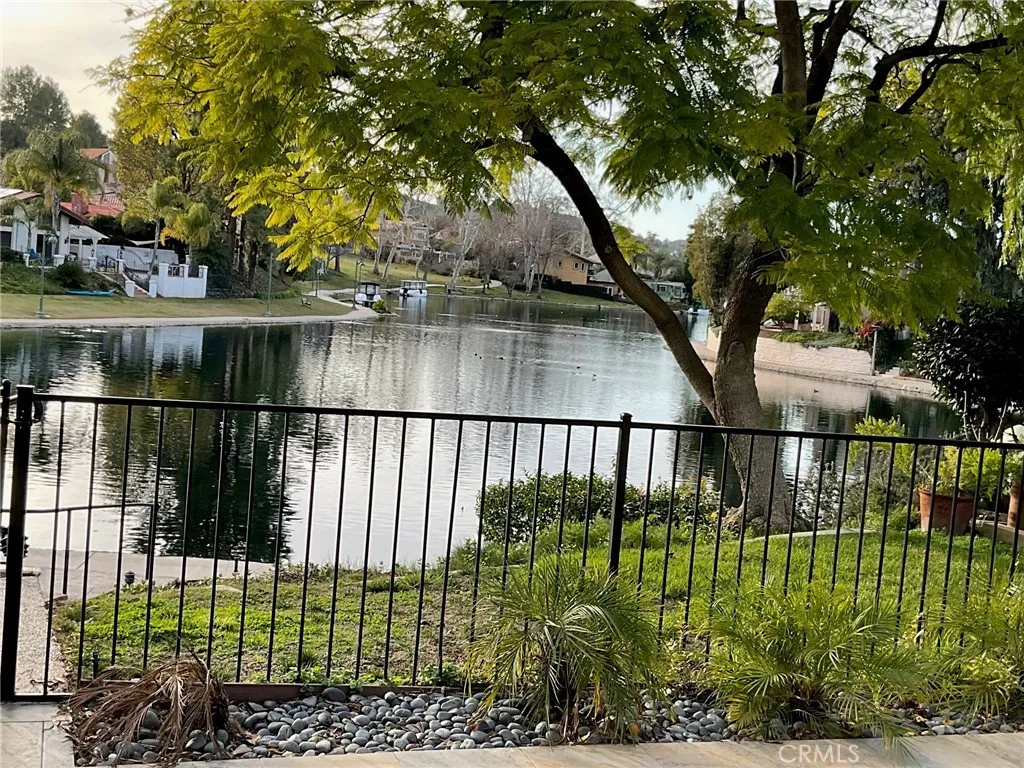 Calabasas, CA 91302