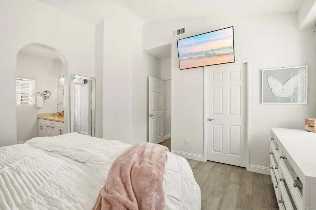 https://cdn.realtyfeed.com/cdn/127/306757144/43a50db49a5d4240210f9d18f94b40e1.webp