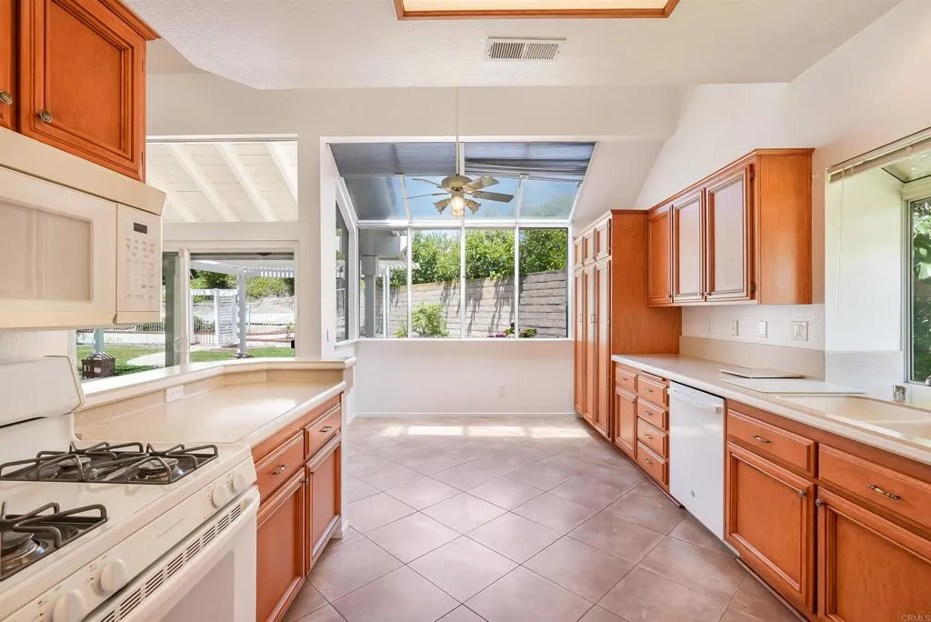 394 Moonstone Bay Dr., Oceanside, CA 92057 - Photo 4 of 20, Oceanside, CA