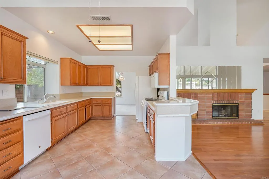 394 Moonstone Bay Dr., Oceanside, CA 92057 - Photo 5 of 20, Oceanside, CA
