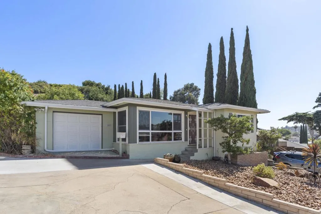 https://cdn.realtyfeed.com/cdn/127/306757149/8c42704a6a7a8ec9aa7a8f788e30df4b.webp
