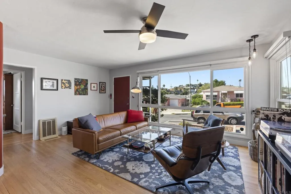 https://cdn.realtyfeed.com/cdn/127/306757149/bdce26ab5e8c287b5df24bf6d7ac0d6e.webp