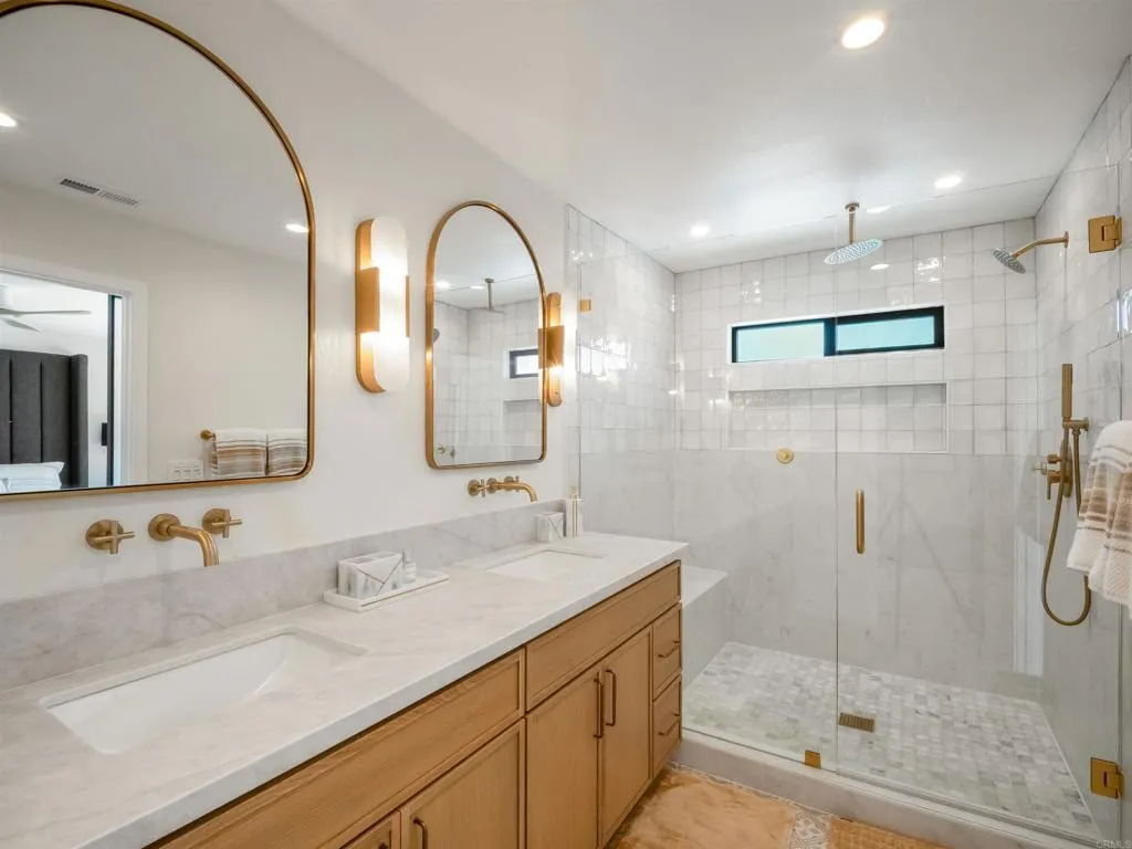 https://cdn.realtyfeed.com/cdn/127/306757152/0bc4269179ec40537e800805af041f60.webp