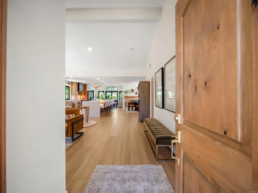 https://cdn.realtyfeed.com/cdn/127/306757152/33cb4d0d1810c3a9b84a71c2e0d9290c.webp
