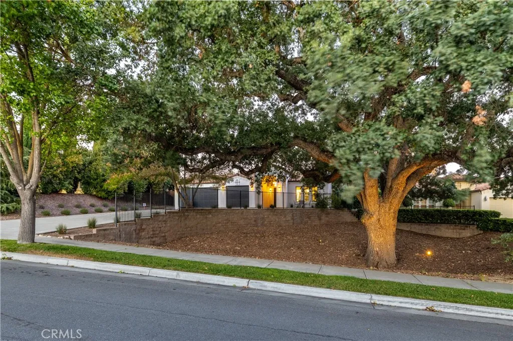 915 Vista Cerro Drive, Paso Robles, CA 93446 - Photo 2 of 60, Paso Robles, CA