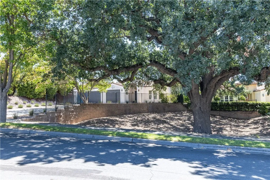 915 Vista Cerro Drive, Paso Robles, CA 93446 - Photo 3 of 60, Paso Robles, CA
