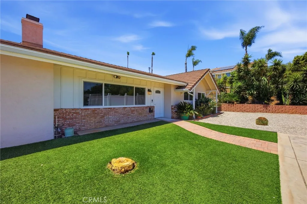 https://cdn.realtyfeed.com/cdn/127/306757287/30dc02158bde0d024f1a2de8a7830b46.webp