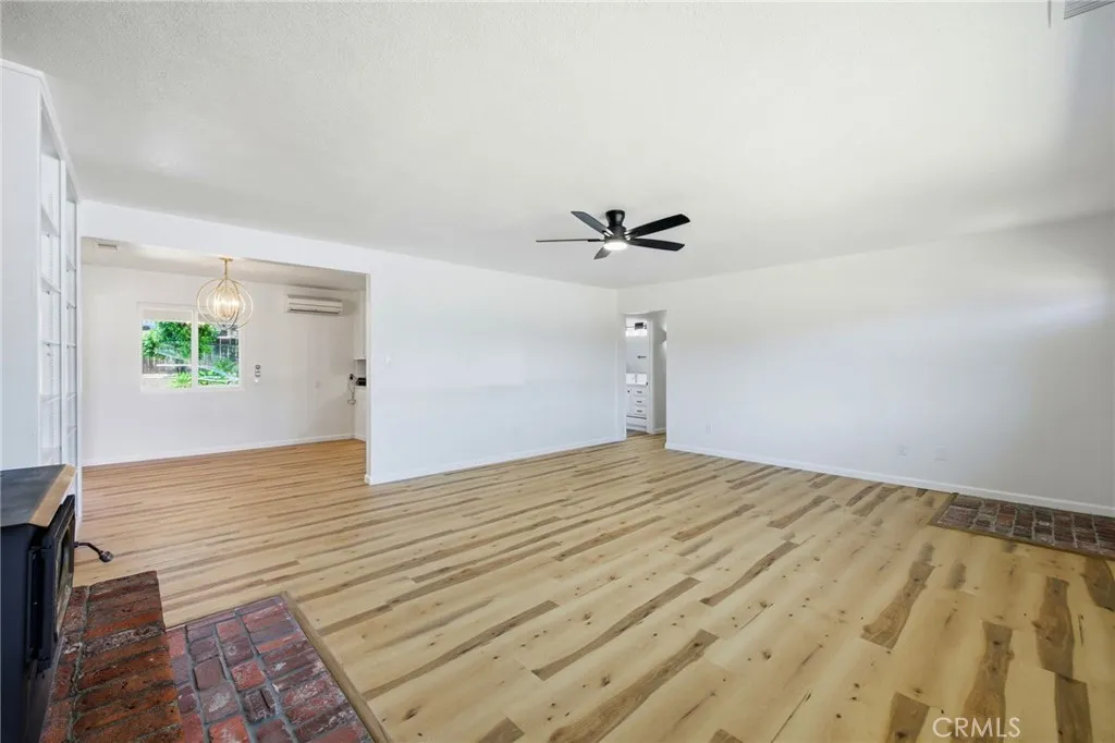 https://cdn.realtyfeed.com/cdn/127/306757287/74ad2a6c7fbbe0fc9ab70c574b9e52a3.webp