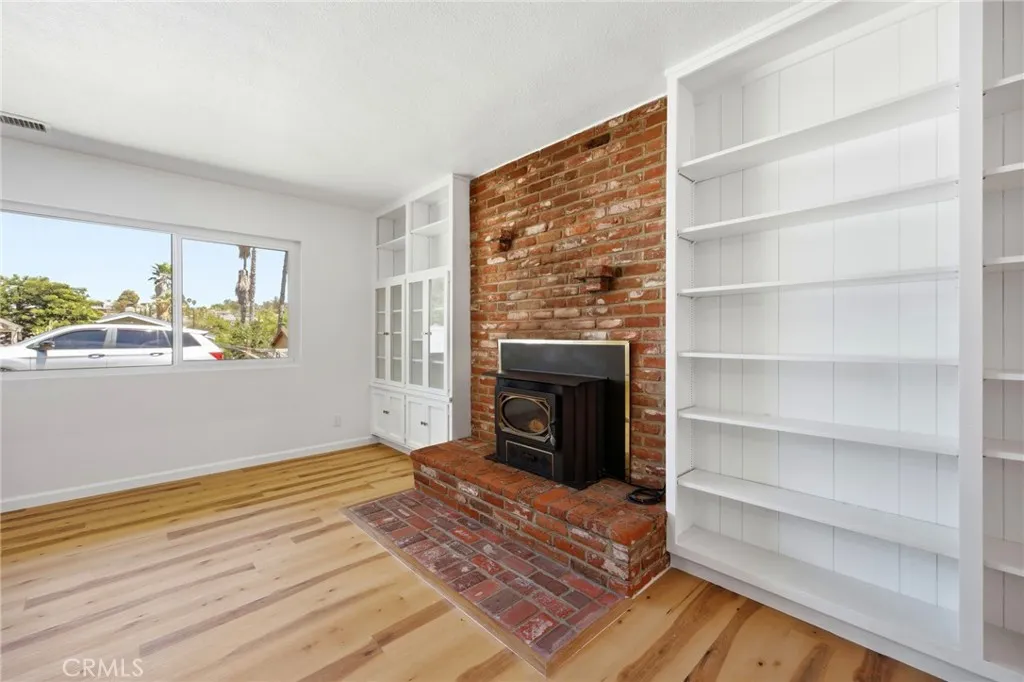 https://cdn.realtyfeed.com/cdn/127/306757287/76fdd6a7476abc3a9e7f116aefd79010.webp