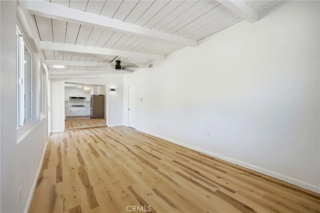 https://cdn.realtyfeed.com/cdn/127/306757287/c534d505d976bf2895ef38211608d0af.webp