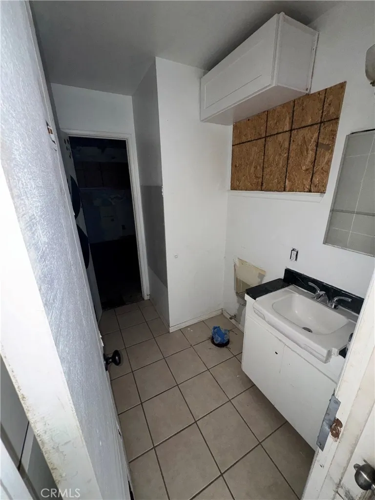 https://cdn.realtyfeed.com/cdn/127/306757306/f7c56de07af543d869d6819d802006c2.webp