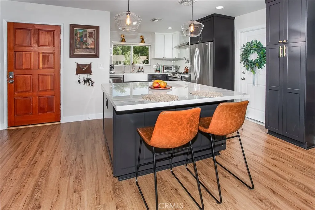21709 Michale Street, Canoga Park, CA 91304 - Photo 4 of 16, Canoga Park, CA