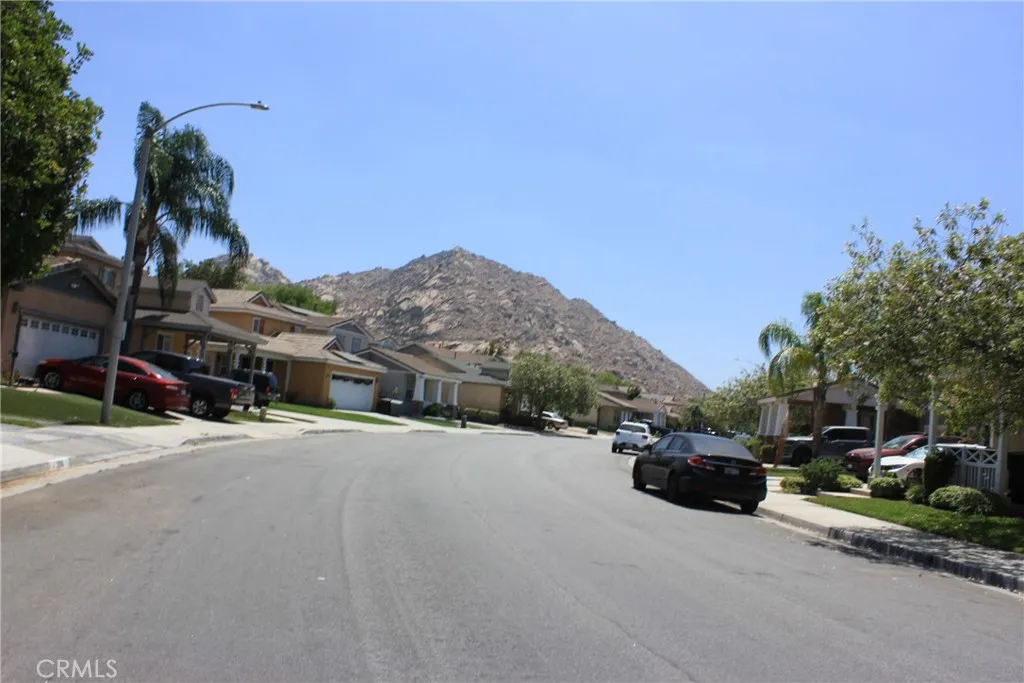 3914 Barbury Palms Way, Perris, CA 92571 - Photo 4 of 20, Perris, CA