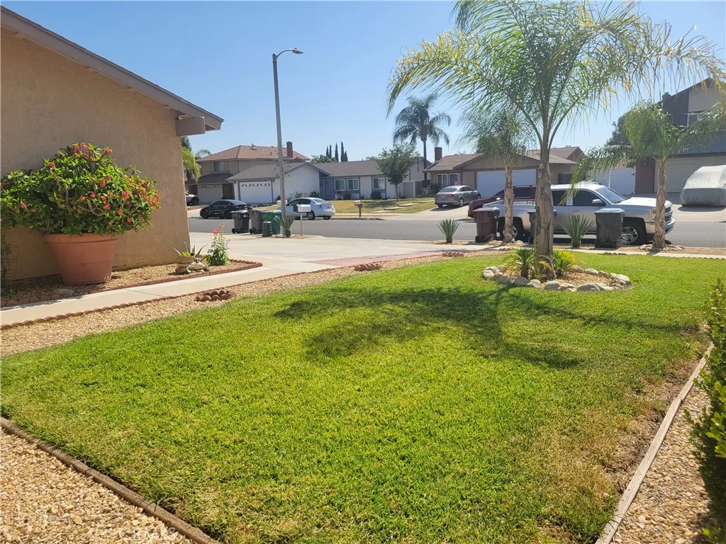 13614 Golden Eagle Ct, Moreno Valley, CA 92553 - Photo 4 of 29, Moreno Valley, CA