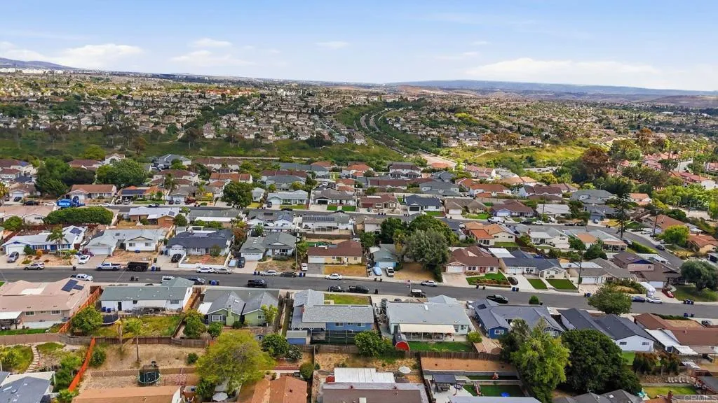 https://cdn.realtyfeed.com/cdn/127/306757604/82cf1174a7fcf69f08c53f7b070d4d32.webp