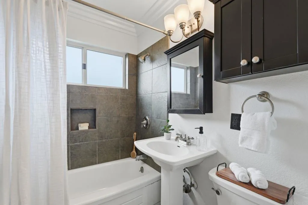 https://cdn.realtyfeed.com/cdn/127/306757604/a08d8c38c707ddb7997683a65dec9034.webp