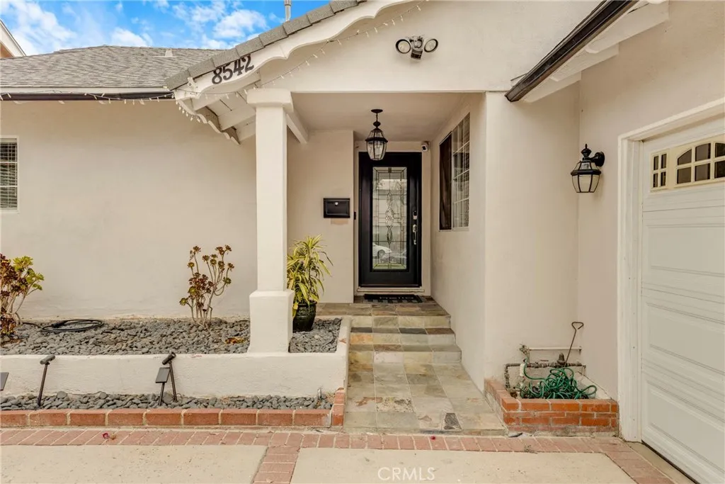 8542 Etiwanda, Northridge, CA 91325 - Photo 3 of 32, Northridge, CA