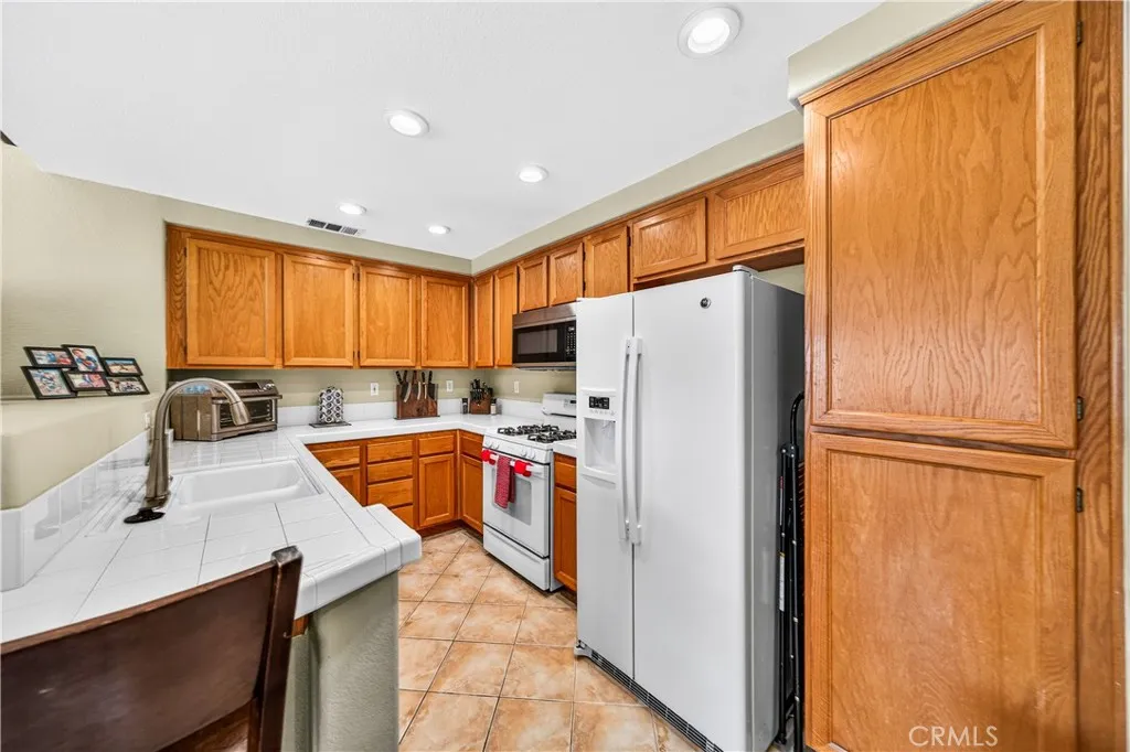 https://cdn.realtyfeed.com/cdn/127/306757660/1c44dc650b33de033d2b768be4b5b987.webp
