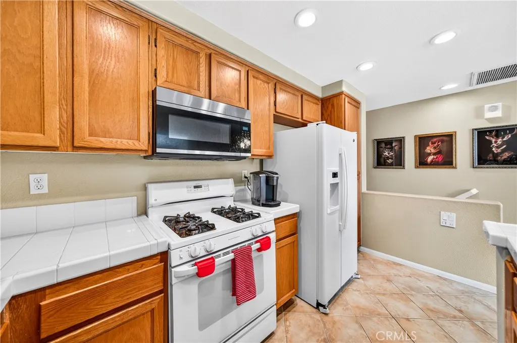 https://cdn.realtyfeed.com/cdn/127/306757660/dcf77caf3f384baea790f12d22117a43.webp