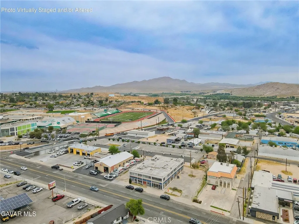 16651 Mojave Dr, Victorville, CA 92395 - Photo 4 of 14, Victorville, CA
