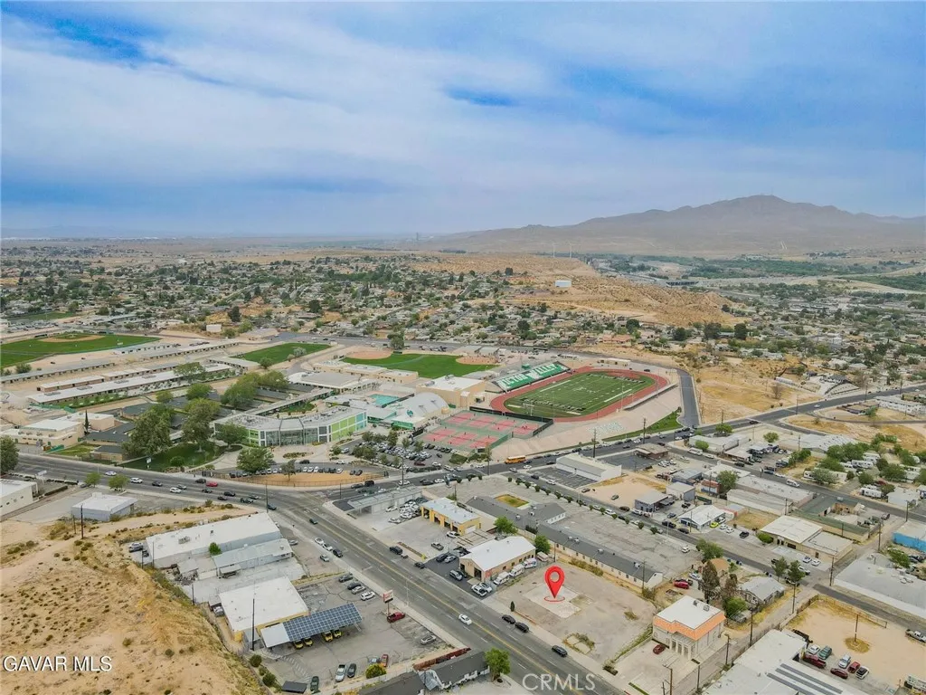 16650 Mojave Dr, Victorville, CA 92395 - Photo 4 of 14, Victorville, CA