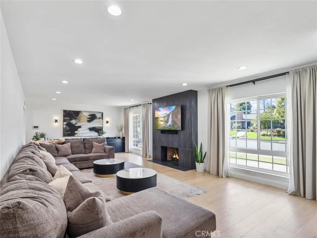 1143 Greenfield Street, Thousand Oaks, CA 91360 - Photo 4 of 50, Thousand Oaks, CA