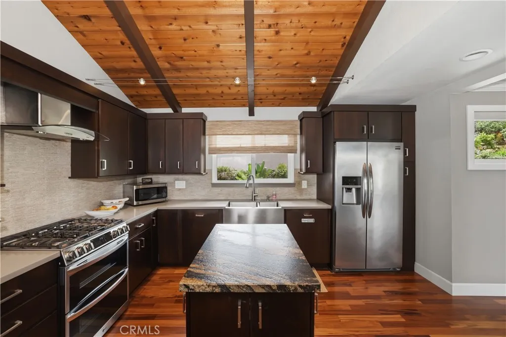 https://cdn.realtyfeed.com/cdn/127/306757882/0002eb3665518259e396bc53a2f2988c.webp