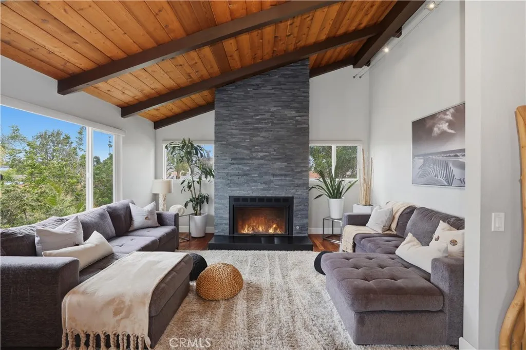 https://cdn.realtyfeed.com/cdn/127/306757882/275e6c247e06b6a2ec9b8e880f699d14.webp