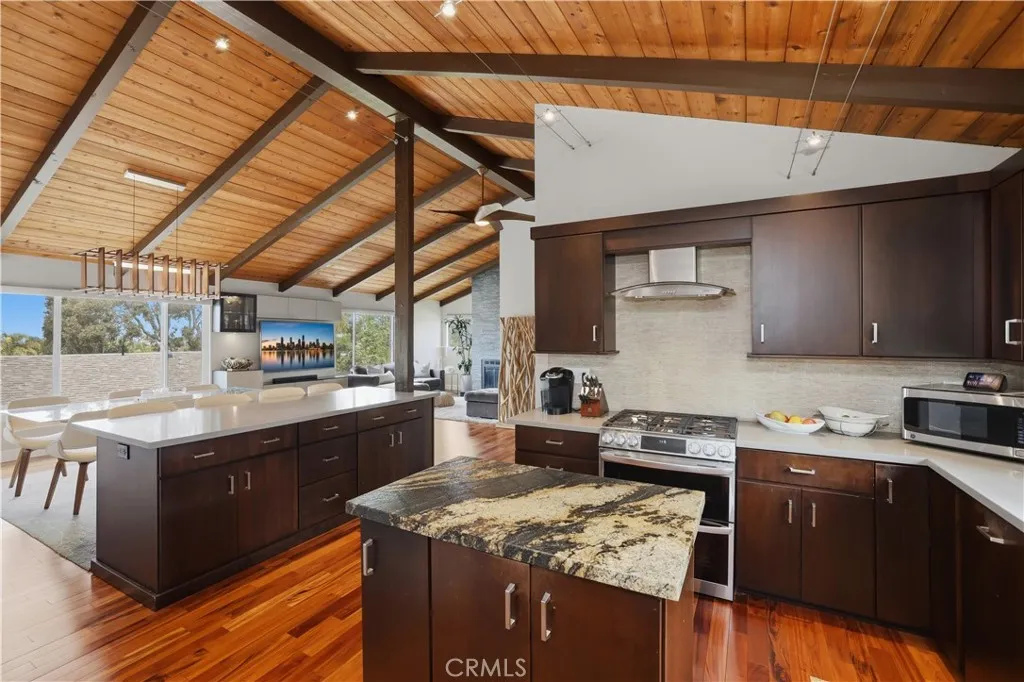 https://cdn.realtyfeed.com/cdn/127/306757882/2d0c7e109338e01166a1ae38d4d3350f.webp