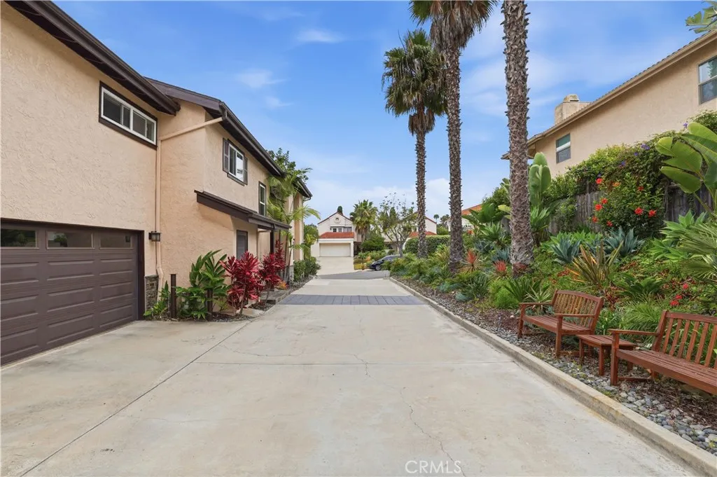 https://cdn.realtyfeed.com/cdn/127/306757882/cddb91aa6597f12cb7c0b5cb63bcddf6.webp