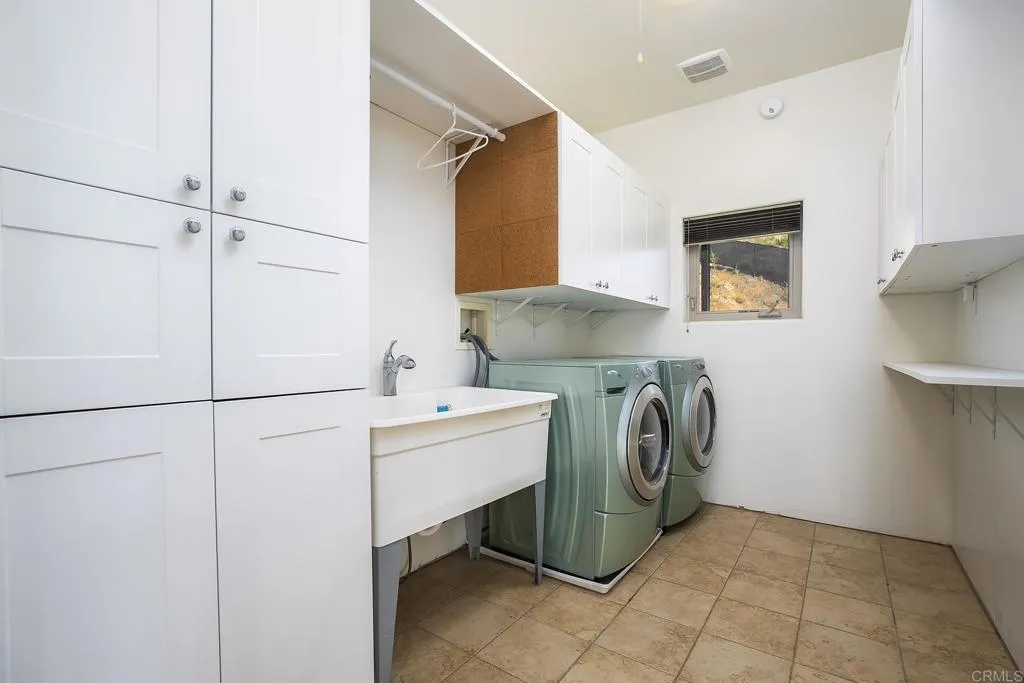 https://cdn.realtyfeed.com/cdn/127/306757895/21abae7b686f1eebe93d104c9966c560.webp