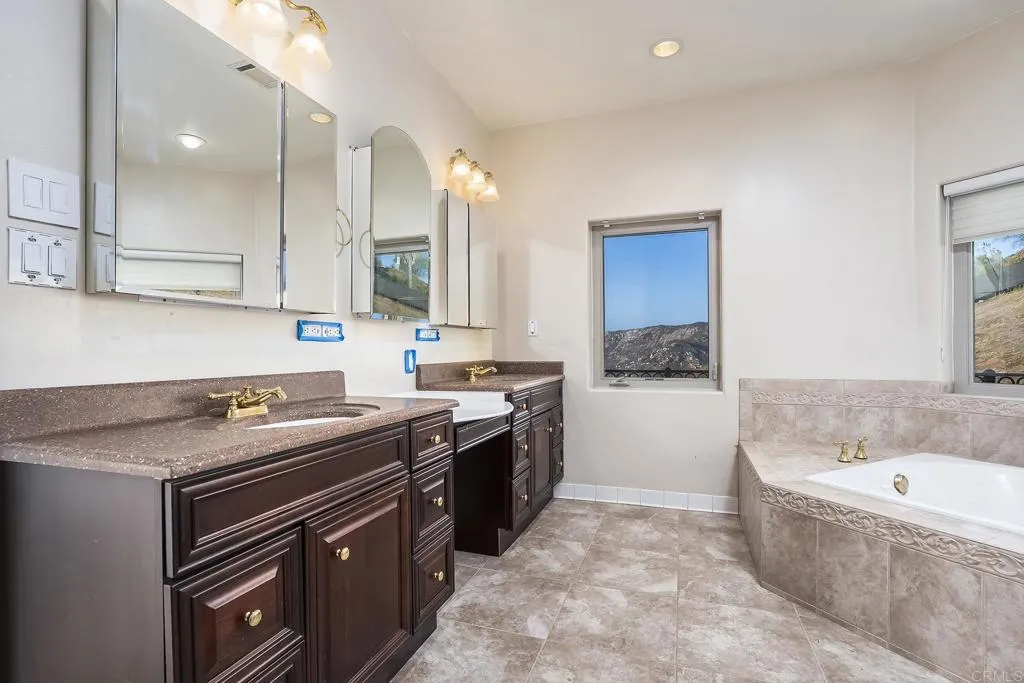 https://cdn.realtyfeed.com/cdn/127/306757895/30841ecb1035e35688abc9d27b309551.webp