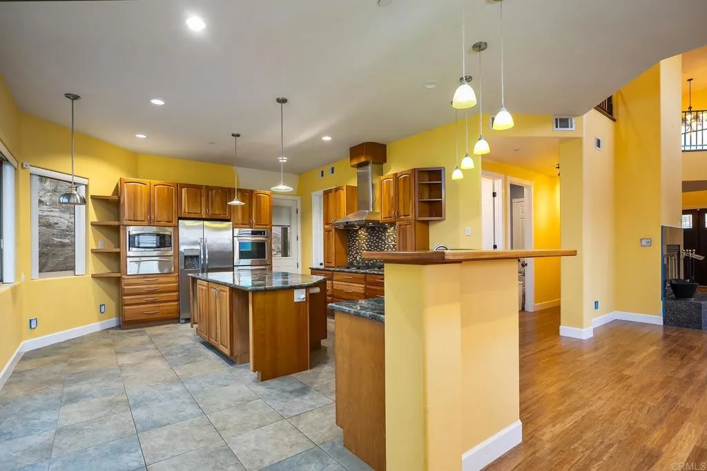 https://cdn.realtyfeed.com/cdn/127/306757895/3532b70cd2538885392d9c19652296d6.webp