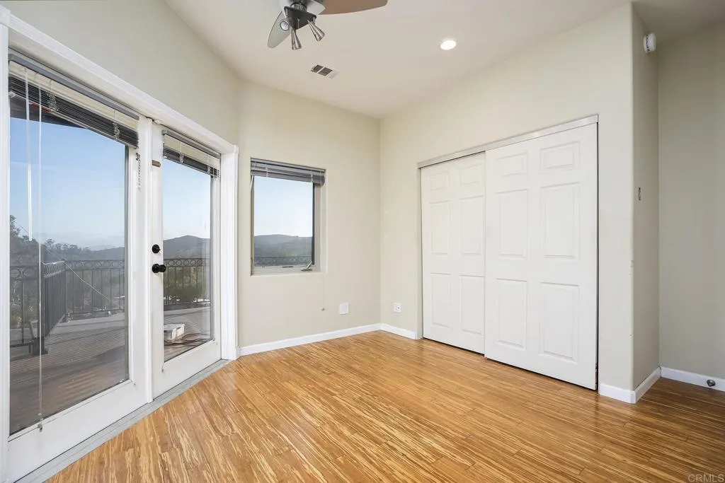 https://cdn.realtyfeed.com/cdn/127/306757895/35c6036c0bf6853438de5315acf77aa6.webp