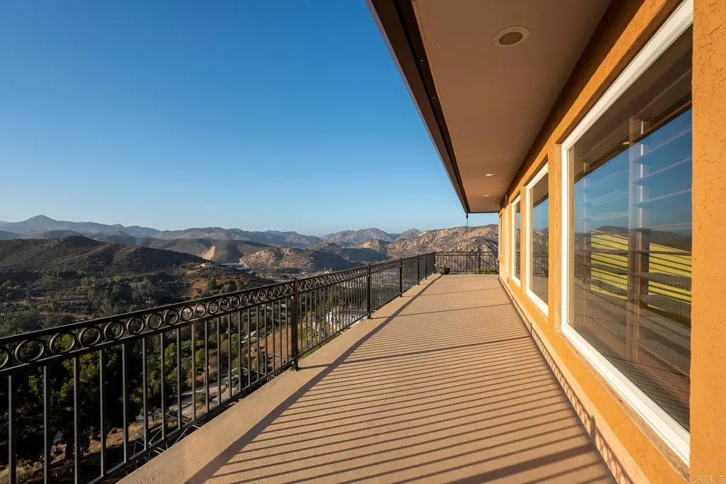 https://cdn.realtyfeed.com/cdn/127/306757895/69857a1b5006aaf02a46dcadc516c1d3.webp