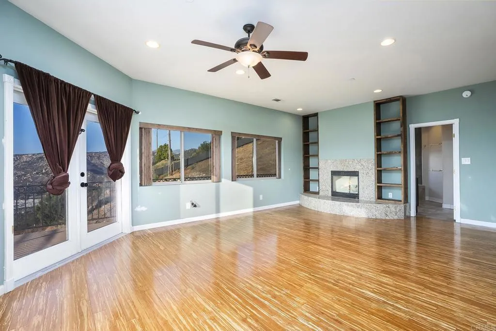 https://cdn.realtyfeed.com/cdn/127/306757895/97e9e6c00ec7049fb8ddd080a48e231d.webp