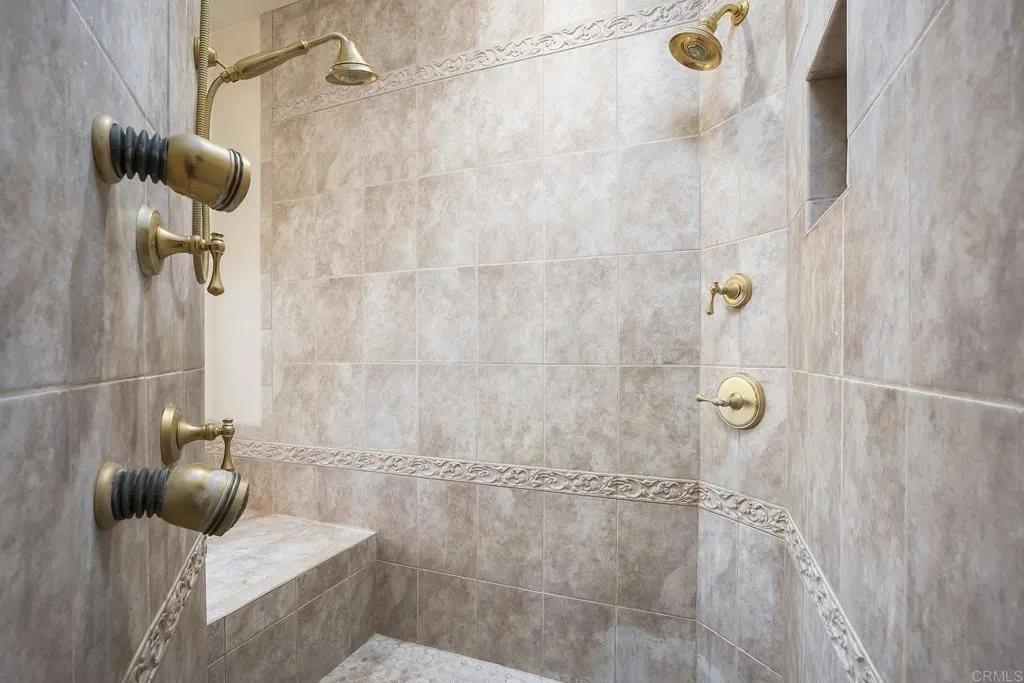 https://cdn.realtyfeed.com/cdn/127/306757895/b875e1d41521d5bb7ae8c6cb041dbfa7.webp