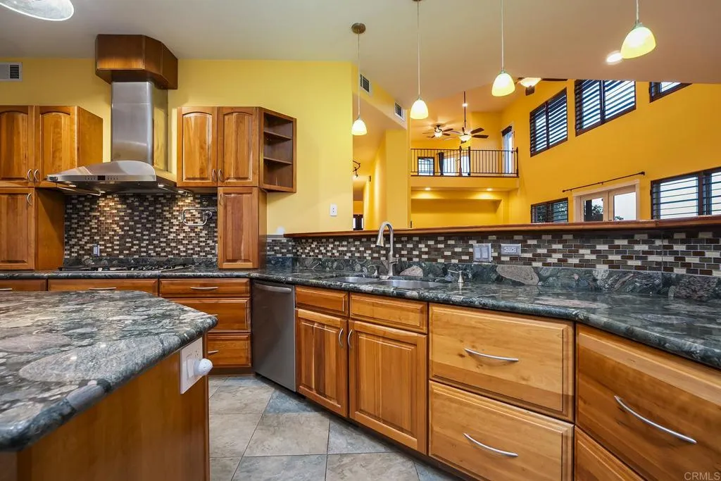 https://cdn.realtyfeed.com/cdn/127/306757895/cc7a96e9224f29a82f0c7af8a18ddd2b.webp