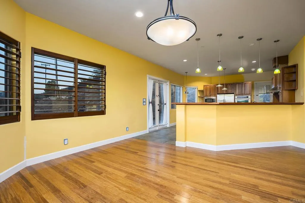 https://cdn.realtyfeed.com/cdn/127/306757895/f935fd12bb6cbe0c0847cf5bf8630caf.webp