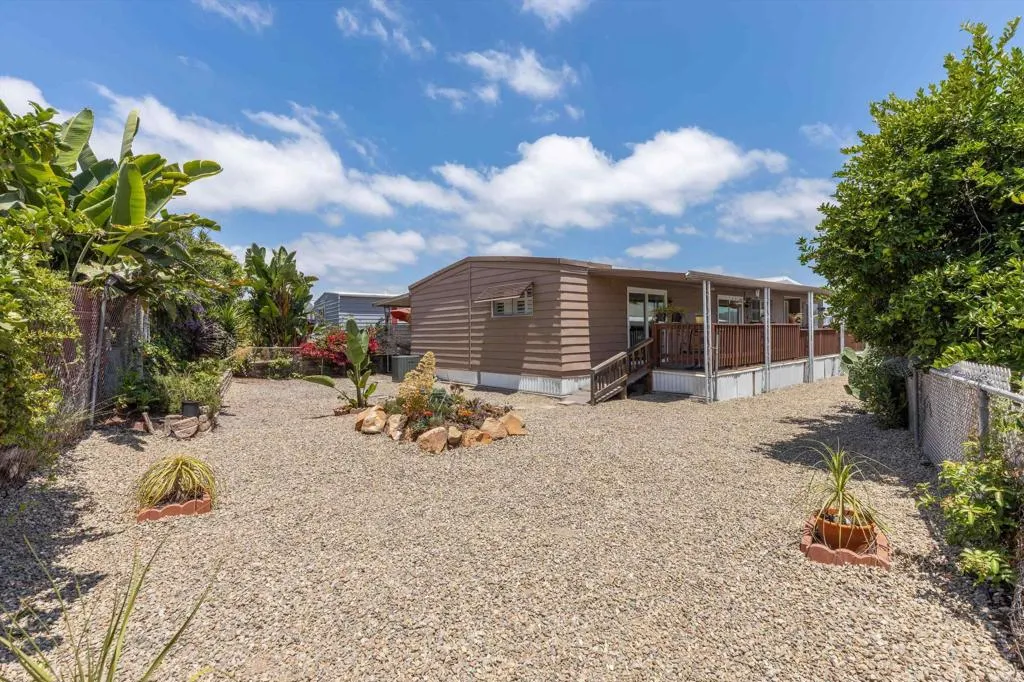https://cdn.realtyfeed.com/cdn/127/306757957/6e8b456f6e261599ef4cc16c47c4ef13.webp