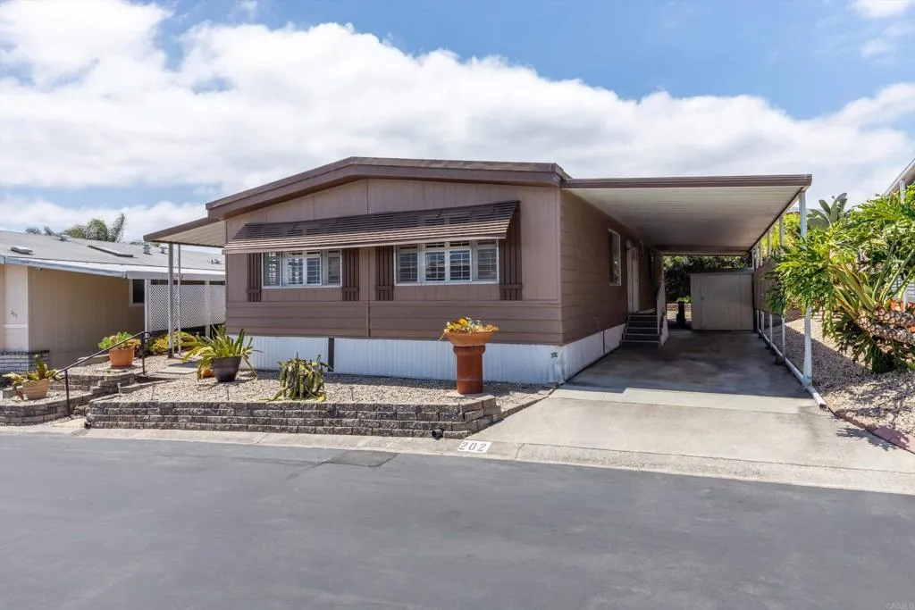 https://cdn.realtyfeed.com/cdn/127/306757957/8925e23be3894c8c805817547c99c283.webp