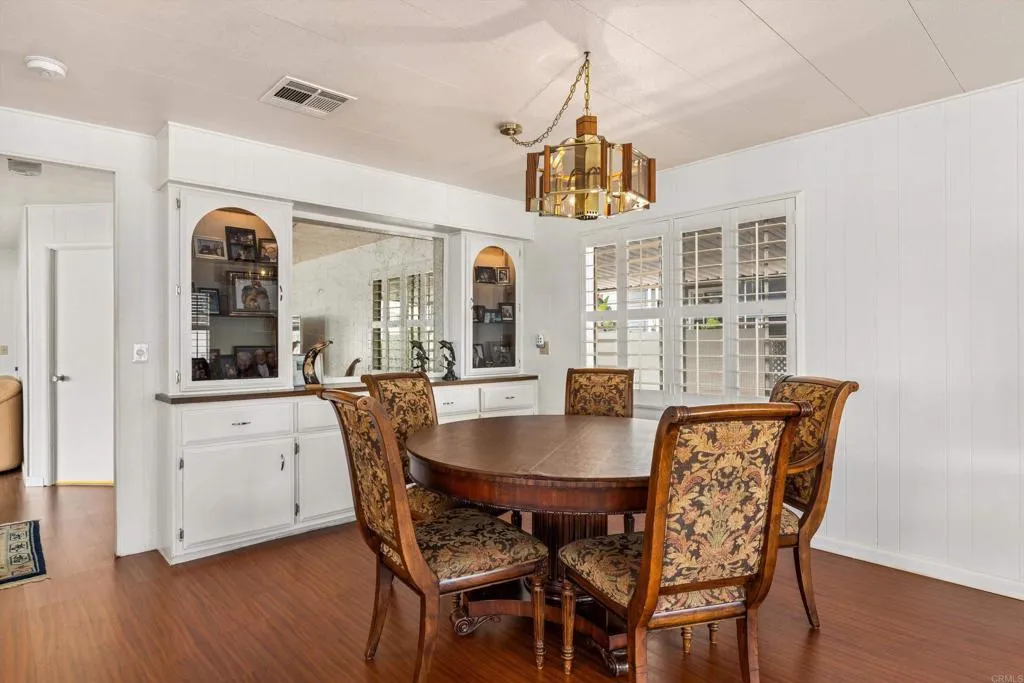 https://cdn.realtyfeed.com/cdn/127/306757957/a5dc5e7627fe94f9bc44eee90af56753.webp