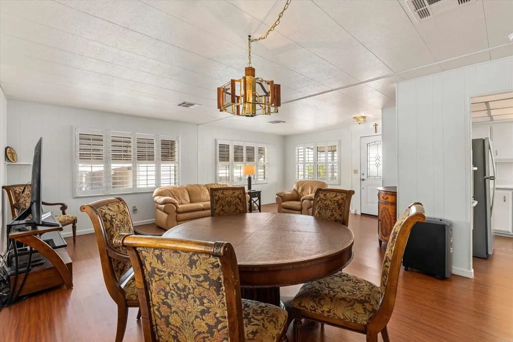 https://cdn.realtyfeed.com/cdn/127/306757957/b831458bc14fd1a1ef689fb750fa41e9.webp