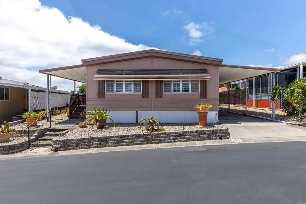 https://cdn.realtyfeed.com/cdn/127/306757957/ca56ff23a801f9c4f402b24fb3311425.webp