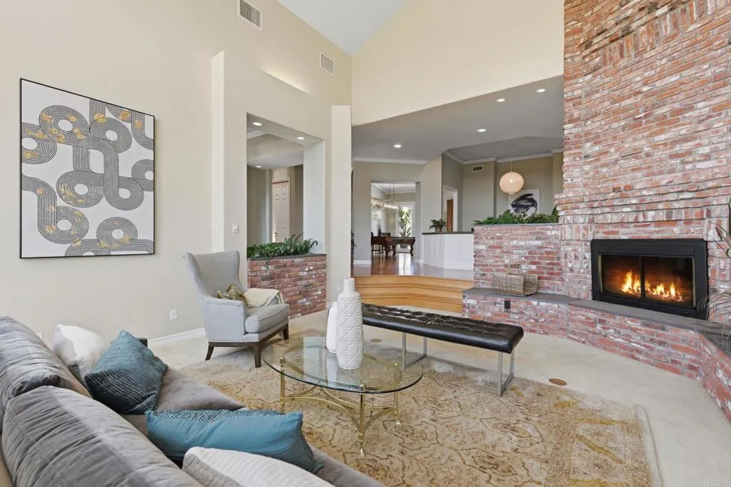 https://cdn.realtyfeed.com/cdn/127/306757971/1378ab7df36f540c1d456725b85a1ca0.webp