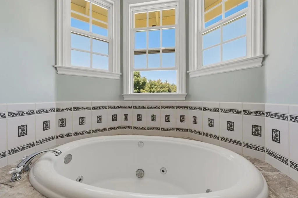 https://cdn.realtyfeed.com/cdn/127/306757971/1fb82b8e15fb708bb0c8699fc09dfcfd.webp