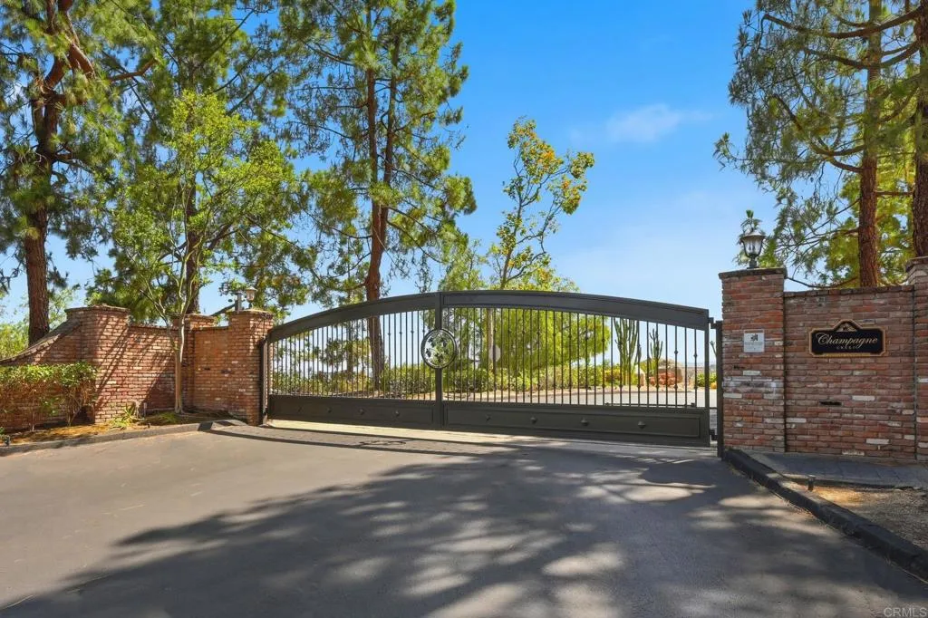 https://cdn.realtyfeed.com/cdn/127/306757971/358d51e6e42ceb99ef8255f2576b7cb9.webp