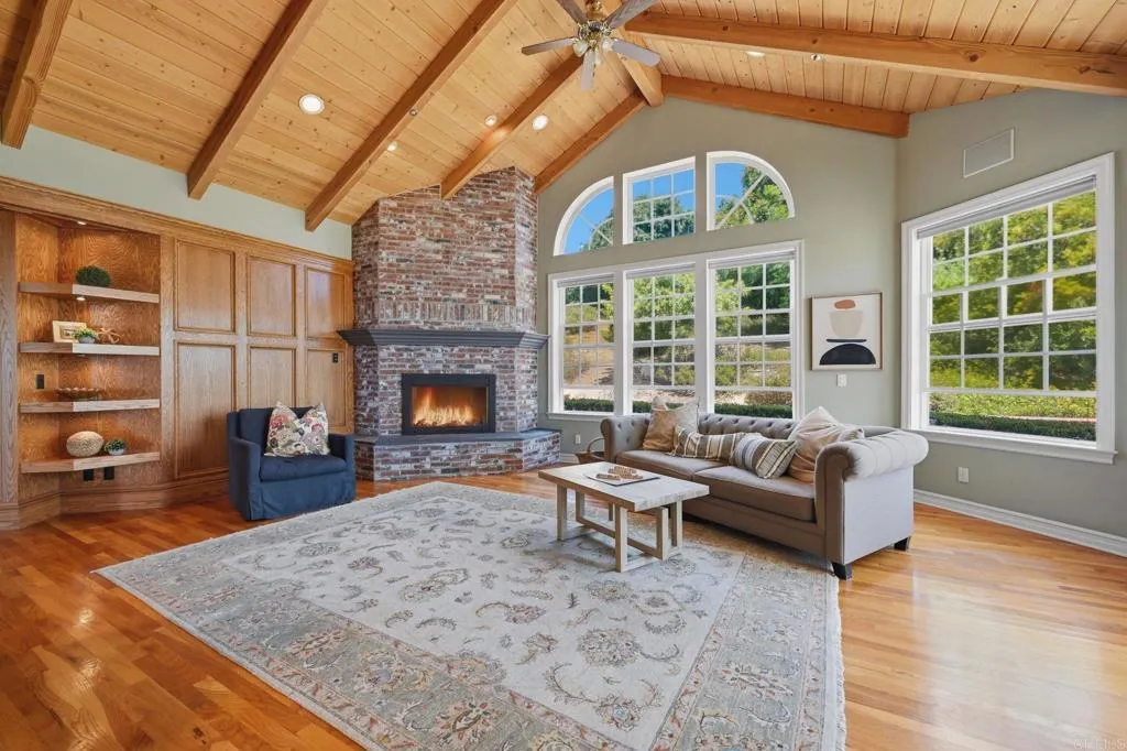 https://cdn.realtyfeed.com/cdn/127/306757971/399981a5505c503a79c461c15d6efa97.webp