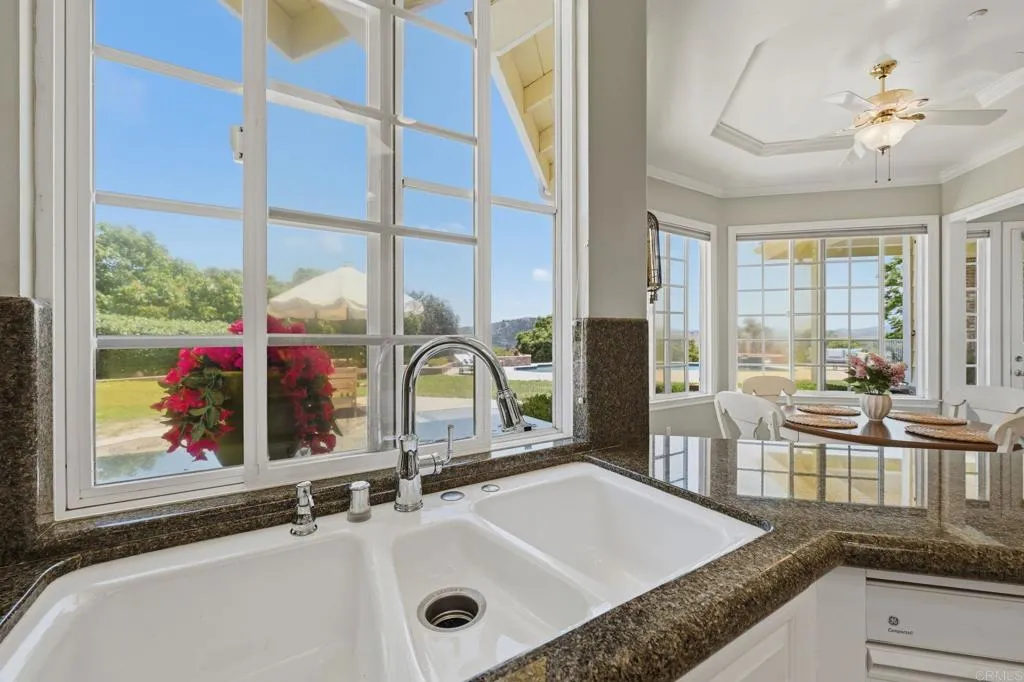 https://cdn.realtyfeed.com/cdn/127/306757971/54d3efb42527d44128063986c0a9ab9e.webp