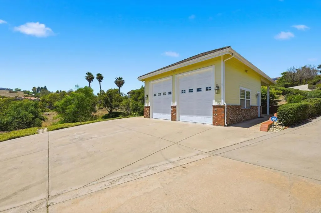 https://cdn.realtyfeed.com/cdn/127/306757971/6ca9c1eed9f2bb41d98b802b81399387.webp